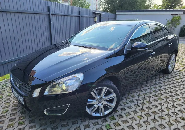 samochody osobowe Volvo S60 cena 45900 przebieg: 204600, rok produkcji 2011 z Chrzanów